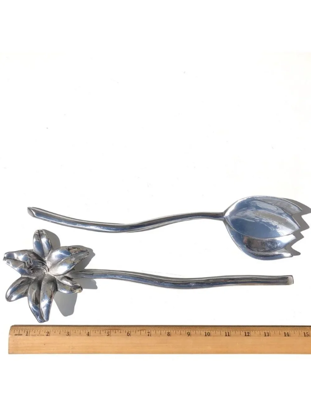 Mariposa Brillante Aluminum Flower Salad Servers Cast Metal Utensils Set